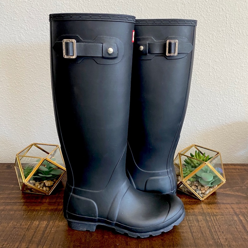 Hunter rain boots size 7 - Picture 3 of 4
